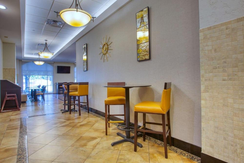Drury Inn & Suites Near La Cantera Image 10