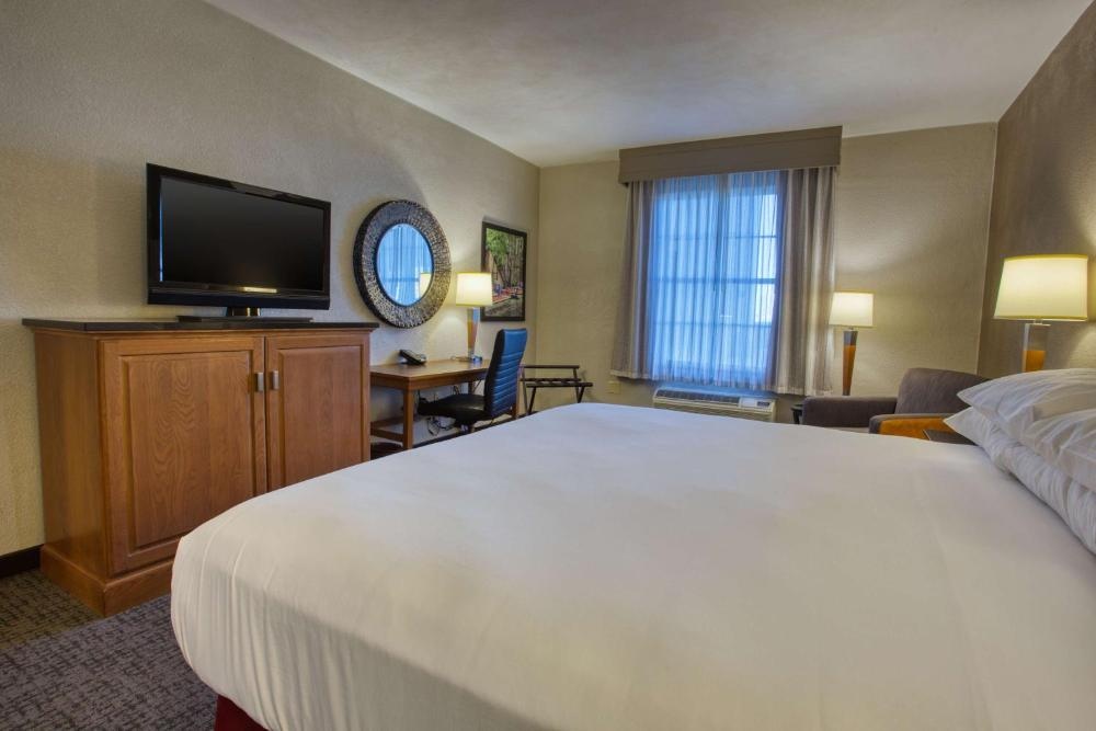 Drury Inn & Suites Near La Cantera Image 13