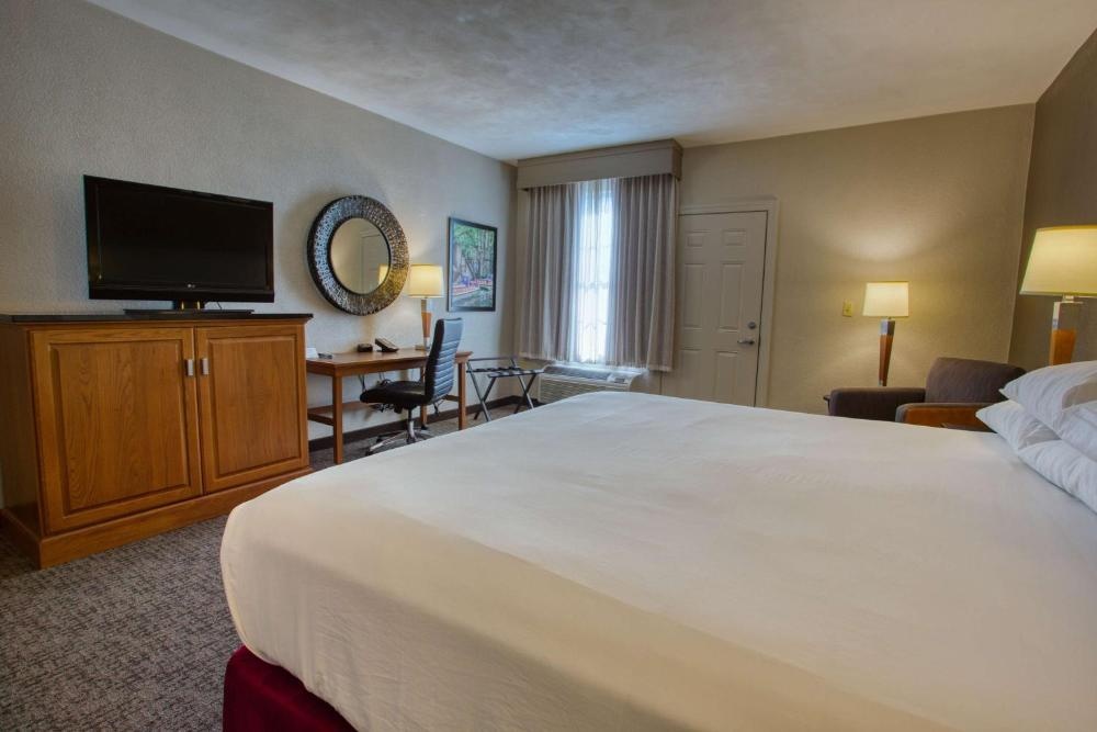 Drury Inn & Suites Near La Cantera Image 20