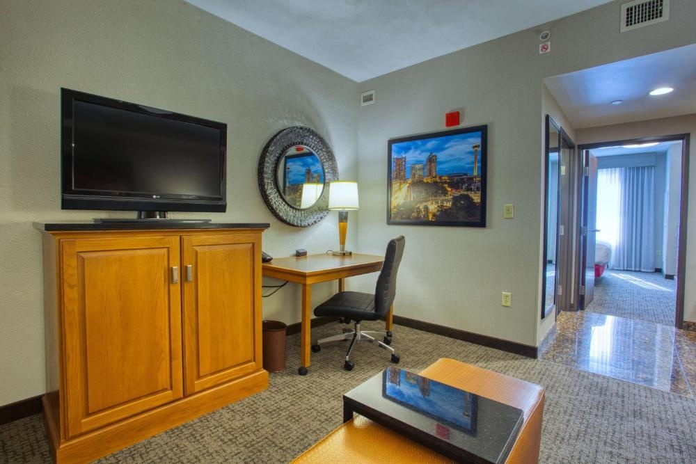 Drury Inn & Suites Near La Cantera Image 25