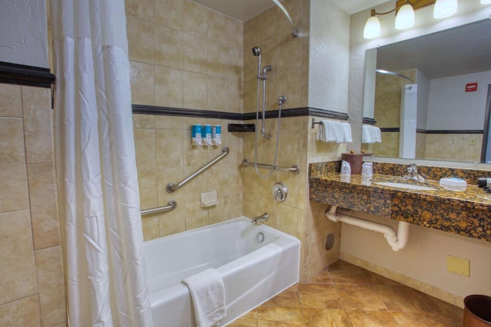 Drury Inn & Suites Near La Cantera Image 40