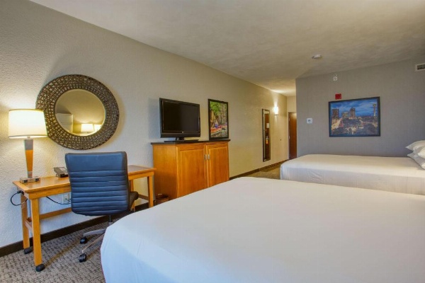Drury Inn & Suites Near La Cantera image 31