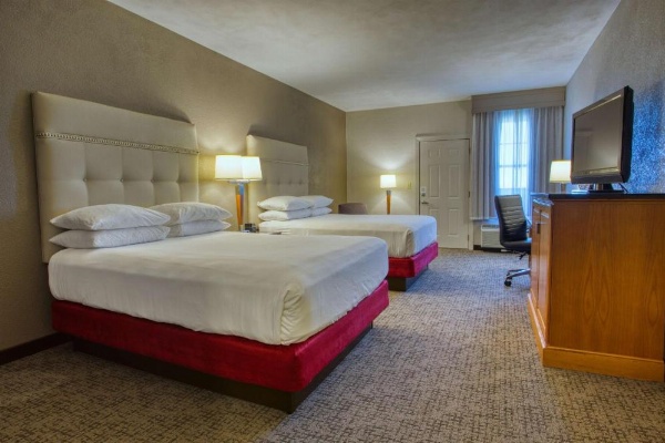 Drury Inn & Suites Near La Cantera image 35